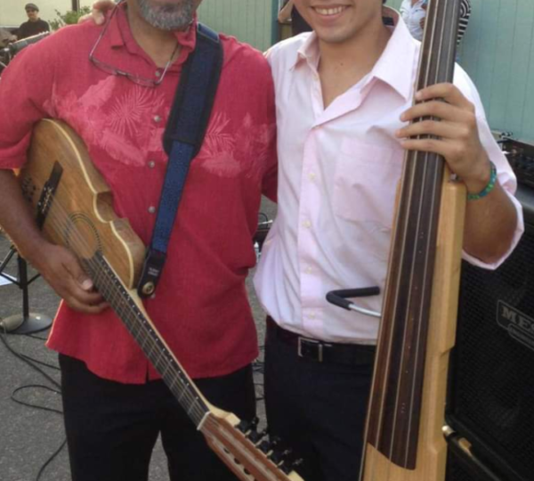 Neri Rodriguez y Los cumbiamberos - Eugene Oregón USA
